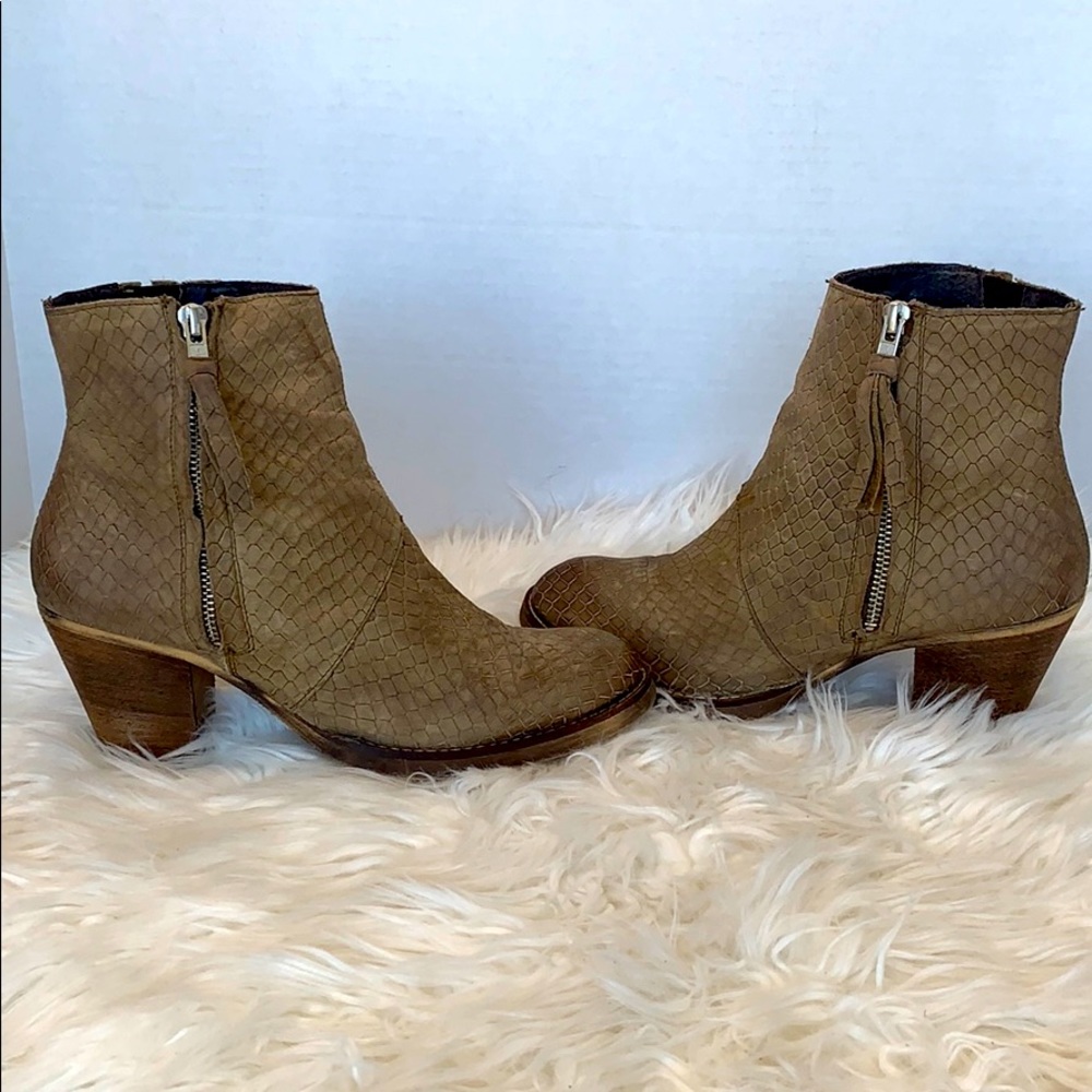Steve Madden Tan Bootie